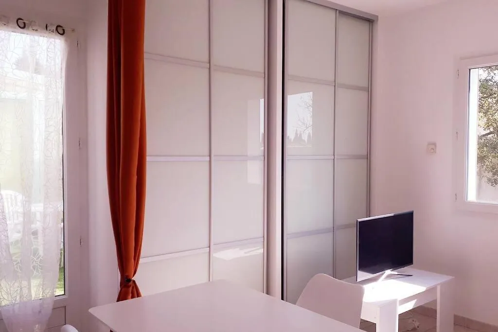 Holiday home Nice Flat With Jacuzzi And Garden Velleron